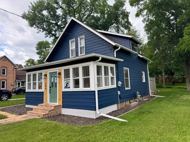 $222,500 | 304 Bowman Street West, Battle Lake, MN 56515