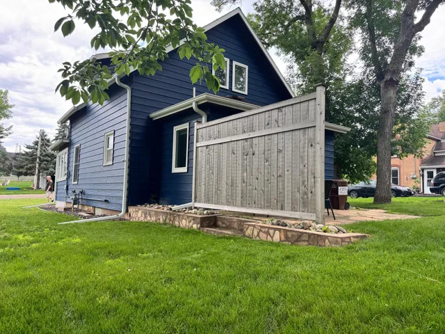 $222,500 | 304 Bowman Street West, Battle Lake, MN 56515