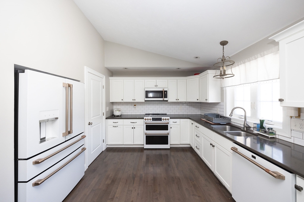 35 J Davis Road Charlton, MA 01507 - Photo 11 of 34