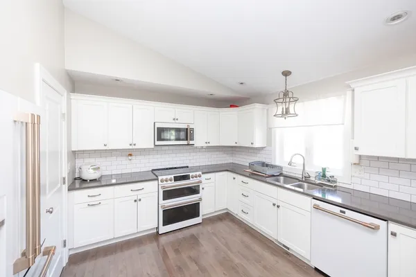 $699,900 | 35 J Davis Road, Charlton, MA 01507