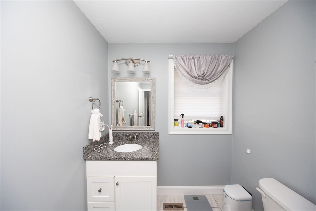 35 J Davis Road Charlton, MA 01507 - Photo 21 of 34