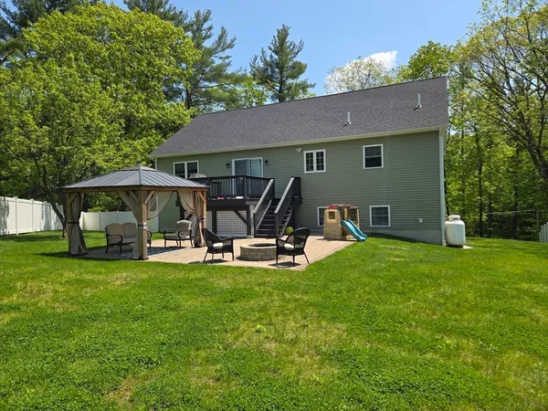 $699,900 | 35 J Davis Road, Charlton, MA 01507