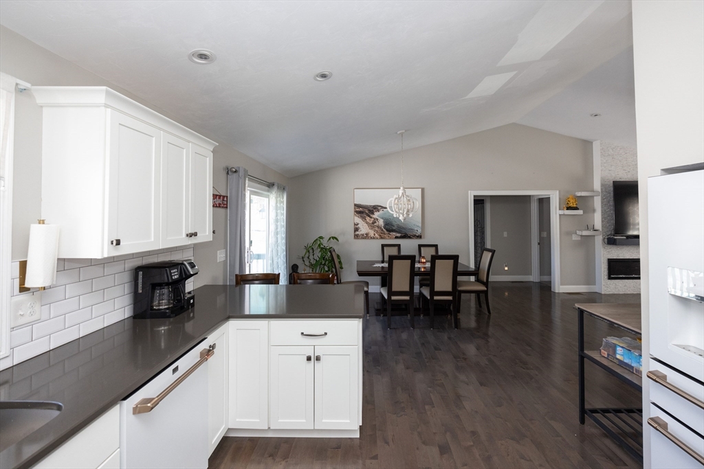 35 J Davis Road Charlton, MA 01507 - Photo 10 of 34