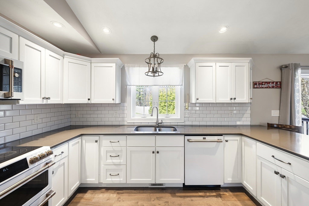 35 J Davis Road Charlton, MA 01507 - Photo 10 of 35