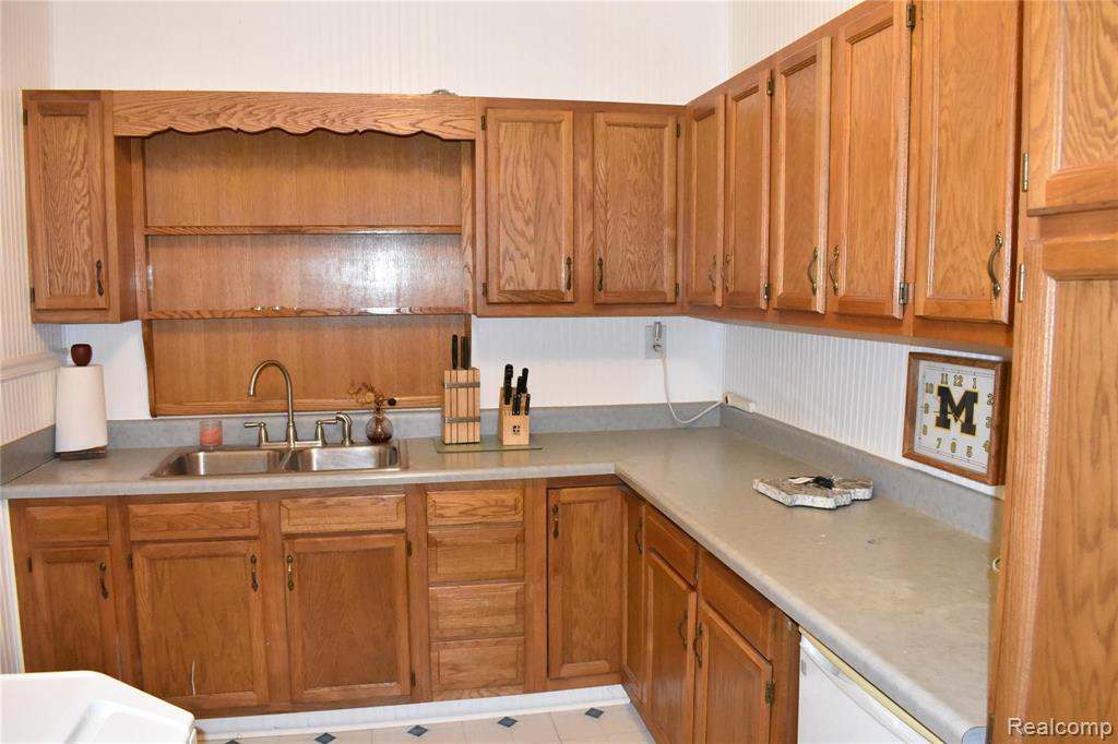 3078 South Custer Road Monroe, MI 48161 - Photo 15 of 18