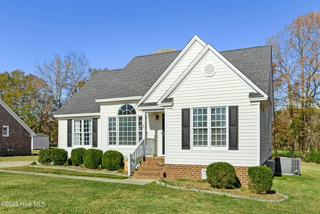 $259,000 | 5209 Castlewood Drive, Wilson, NC 27893