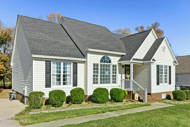 $259,000 | 5209 Castlewood Drive, Wilson, NC 27893