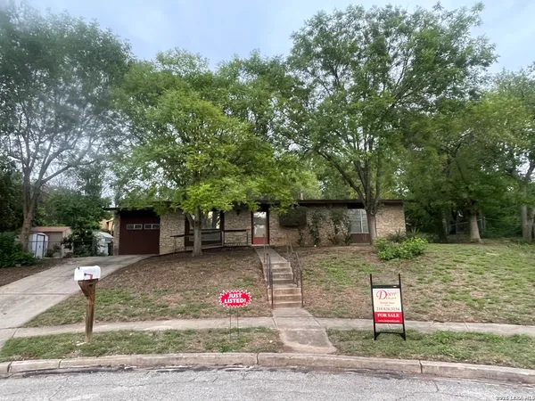 $499,995 | 7502 Glacier Lane, San Antonio, TX 78209