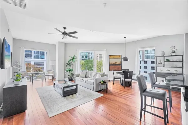 $2,950 | 525 East Jackson Street, Unit 609, Orlando, FL 32801