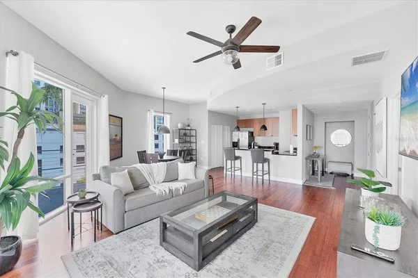 $2,950 | 525 East Jackson Street, Unit 609, Orlando, FL 32801