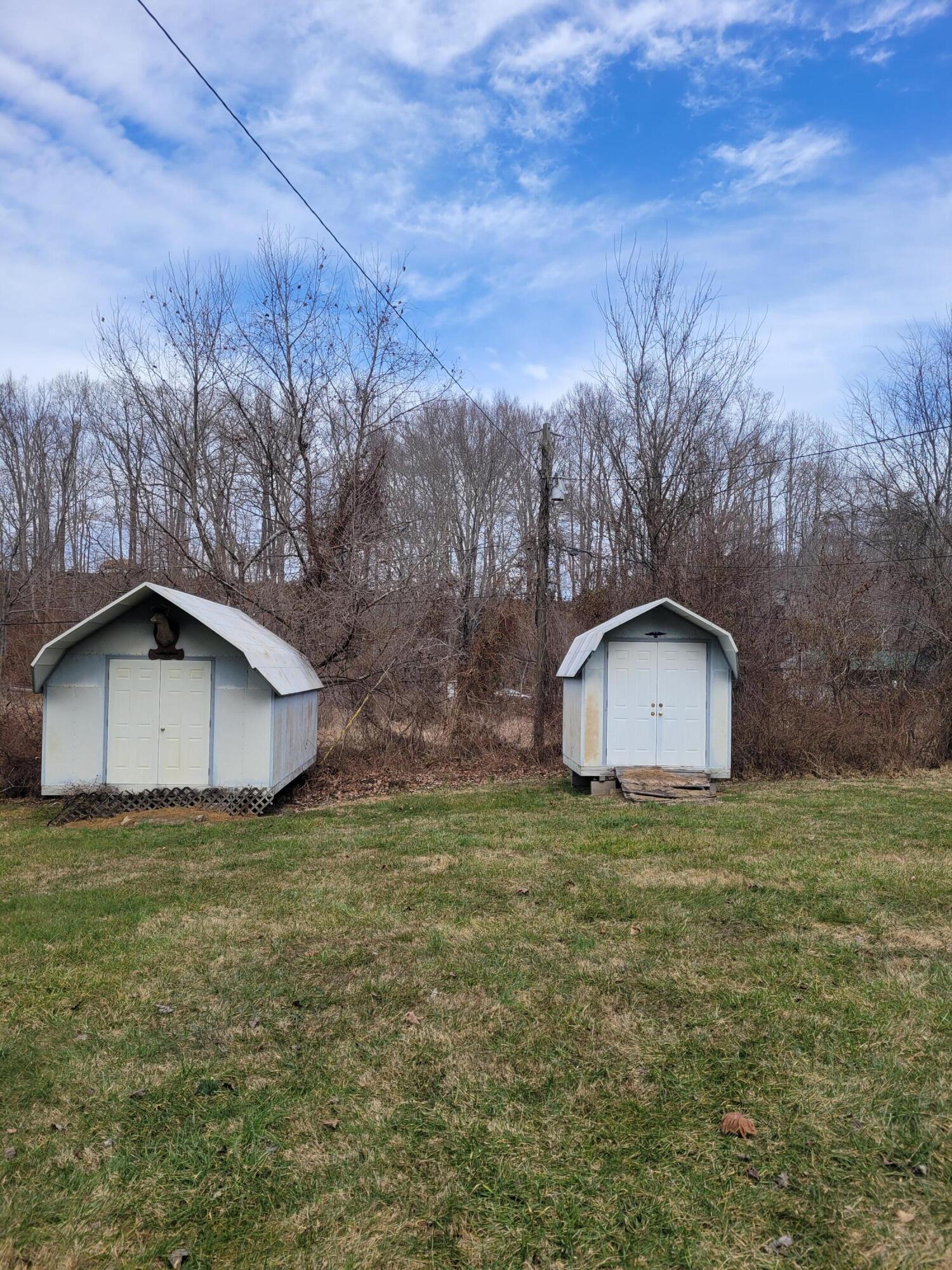 593 Prewitt Road Woodbine, KY 40771 - Photo 4 of 23 20240208_130632