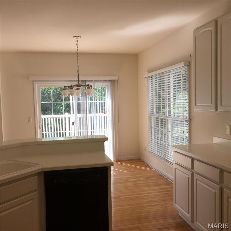 16 Bayswater Road St. Louis, MO 63128 - Photo 9 of 29