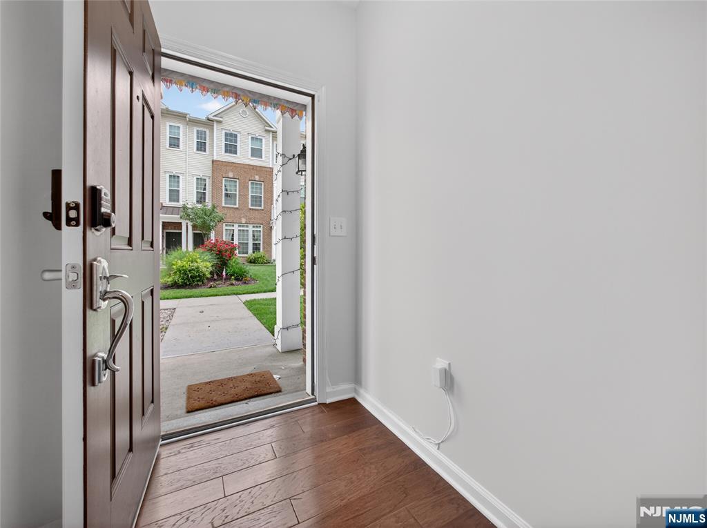 8 Veterans Drive Wood-Ridge, NJ 07075 - Photo 5 of 47