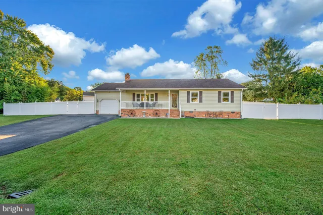 $2,400 | 3903 Norris Drive, Fredericksburg, VA 22407