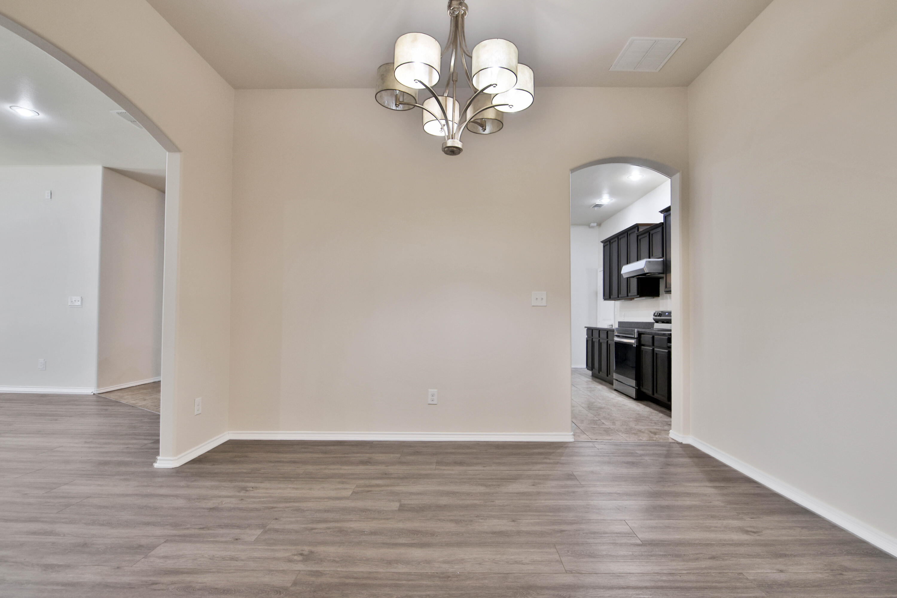 5714 109th Street Lubbock, TX 79424 - Photo 9 of 46 IMG_9251