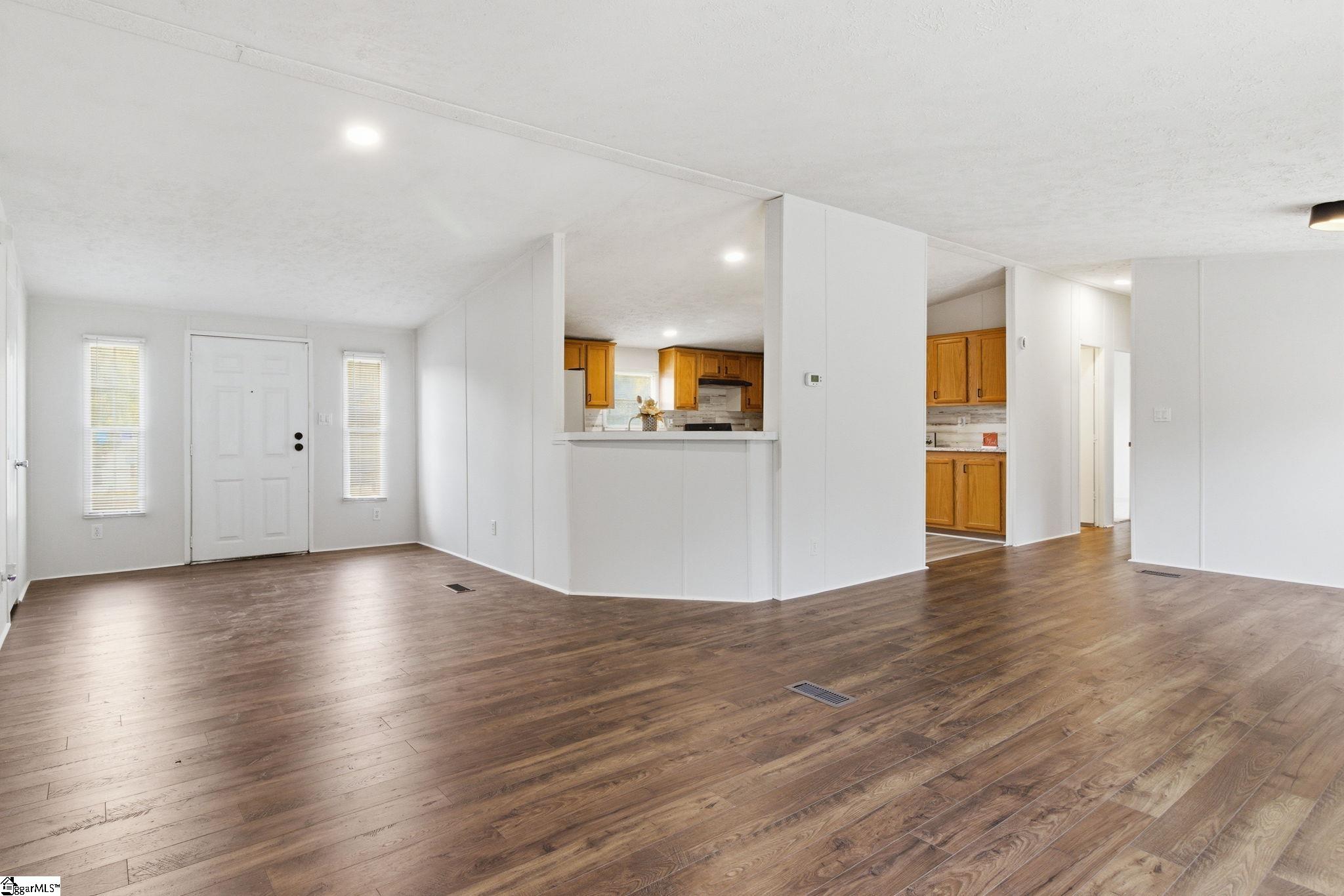 310 Old Stable Lane Laurens, SC 29360 - Photo 2 of 25