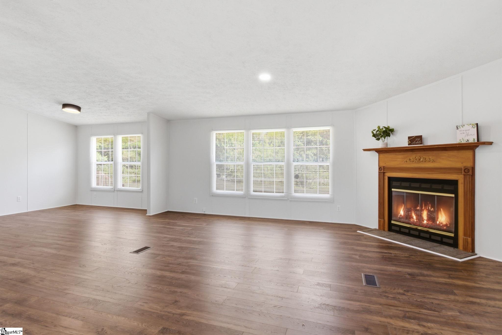 310 Old Stable Lane Laurens, SC 29360 - Photo 4 of 25