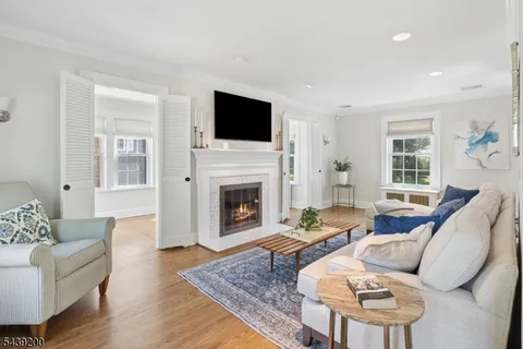 $1,195,000 | 35 North Summit Avenue, Chatham, NJ 07928