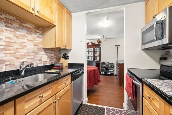 $2,975 | 84 Grant Street, Unit 8, Somerville, MA 02145