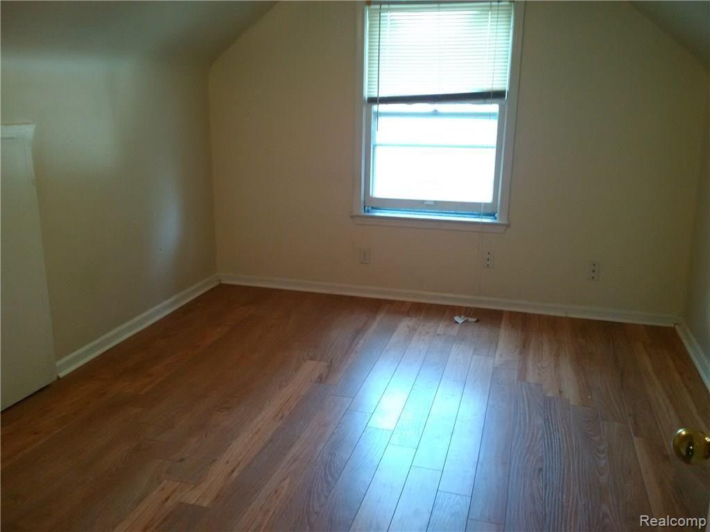 1153 Farmington Road Garden City, MI 48135 - Photo 6 of 10