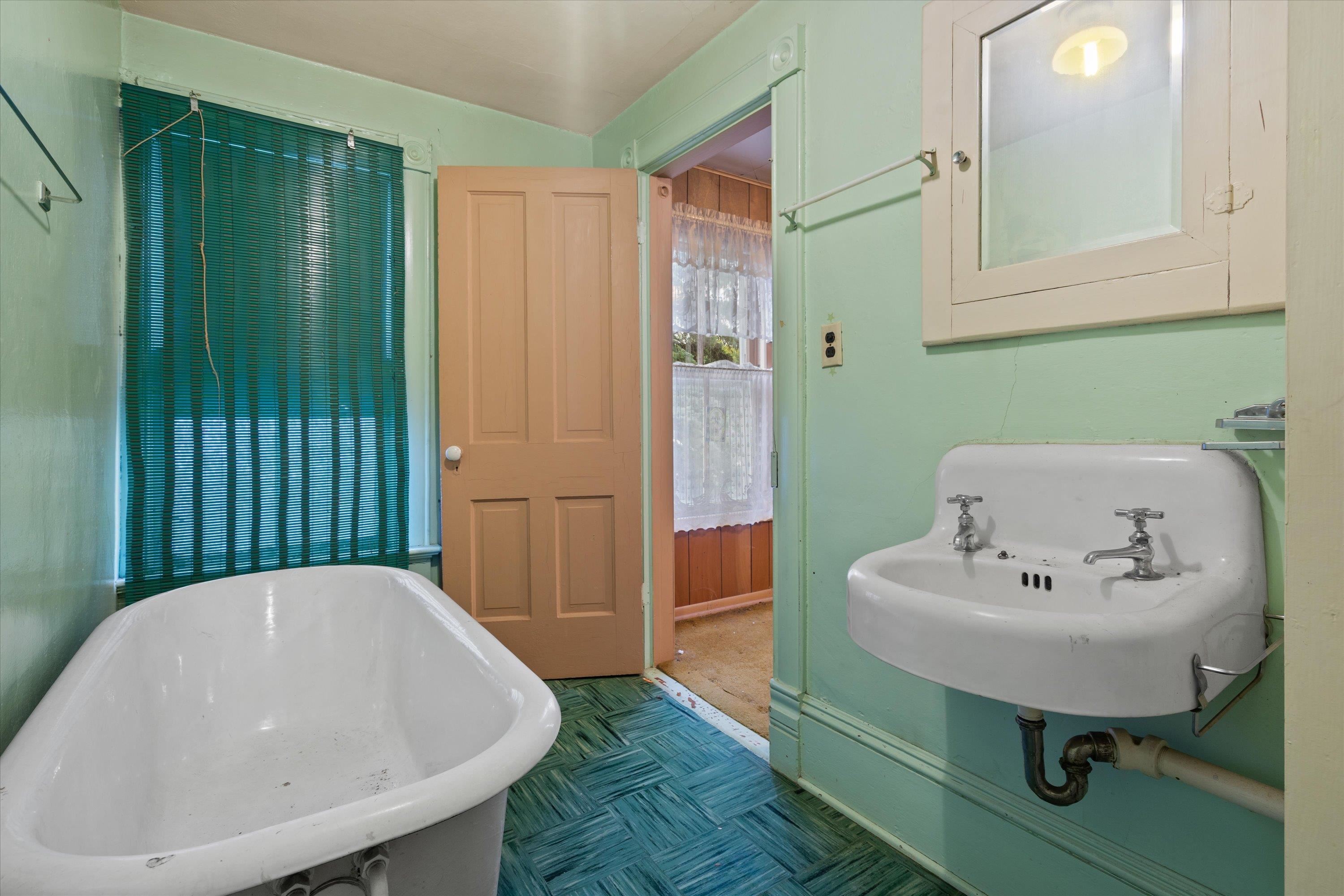 1825 Minnesota Street Oshkosh, WI 54902 - Photo 15 of 25