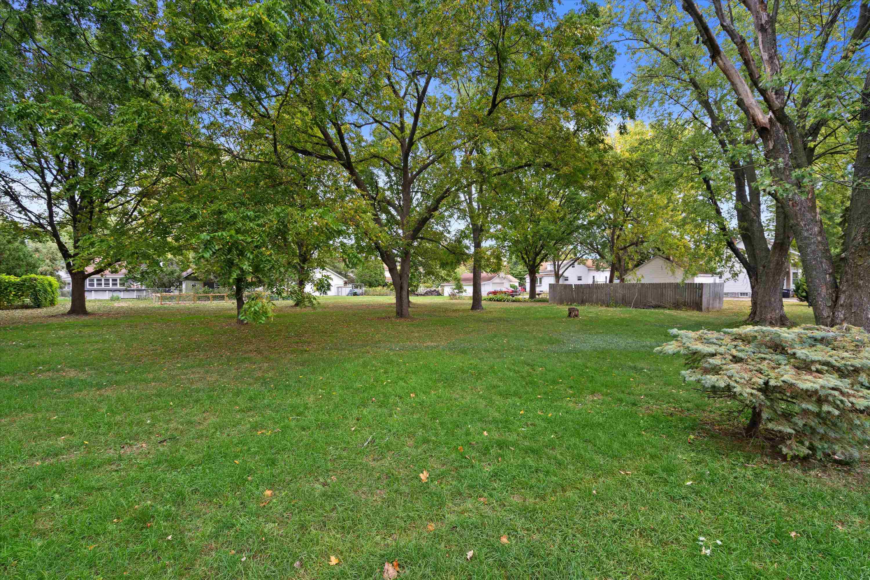 1825 Minnesota Street Oshkosh, WI 54902 - Photo 21 of 25