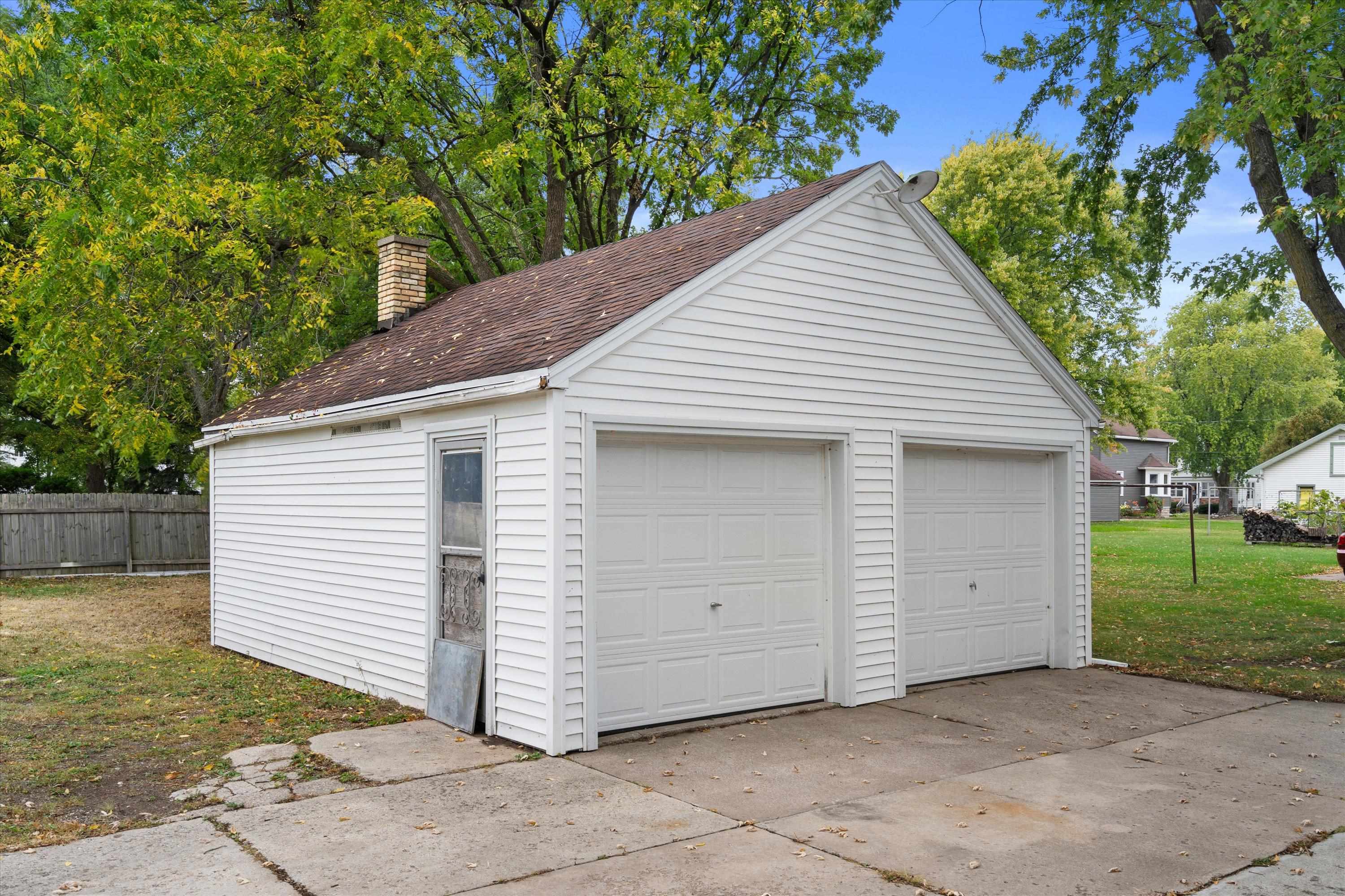 1825 Minnesota Street Oshkosh, WI 54902 - Photo 24 of 25