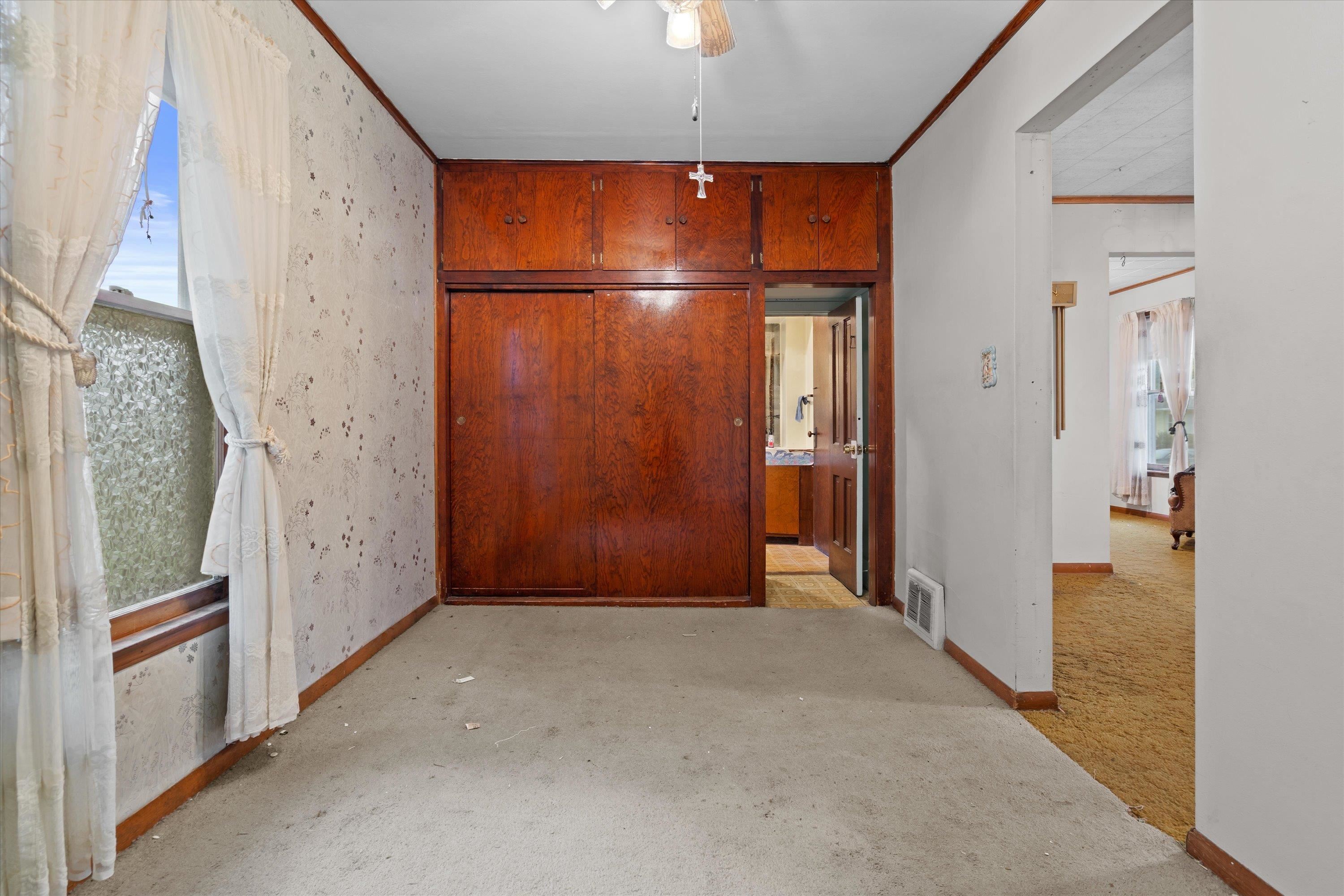 1825 Minnesota Street Oshkosh, WI 54902 - Photo 8 of 25