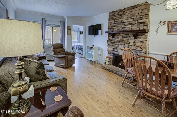 $348,800 | 102 Baskins Creek Bypass, Unit 306, Gatlinburg, TN 37738