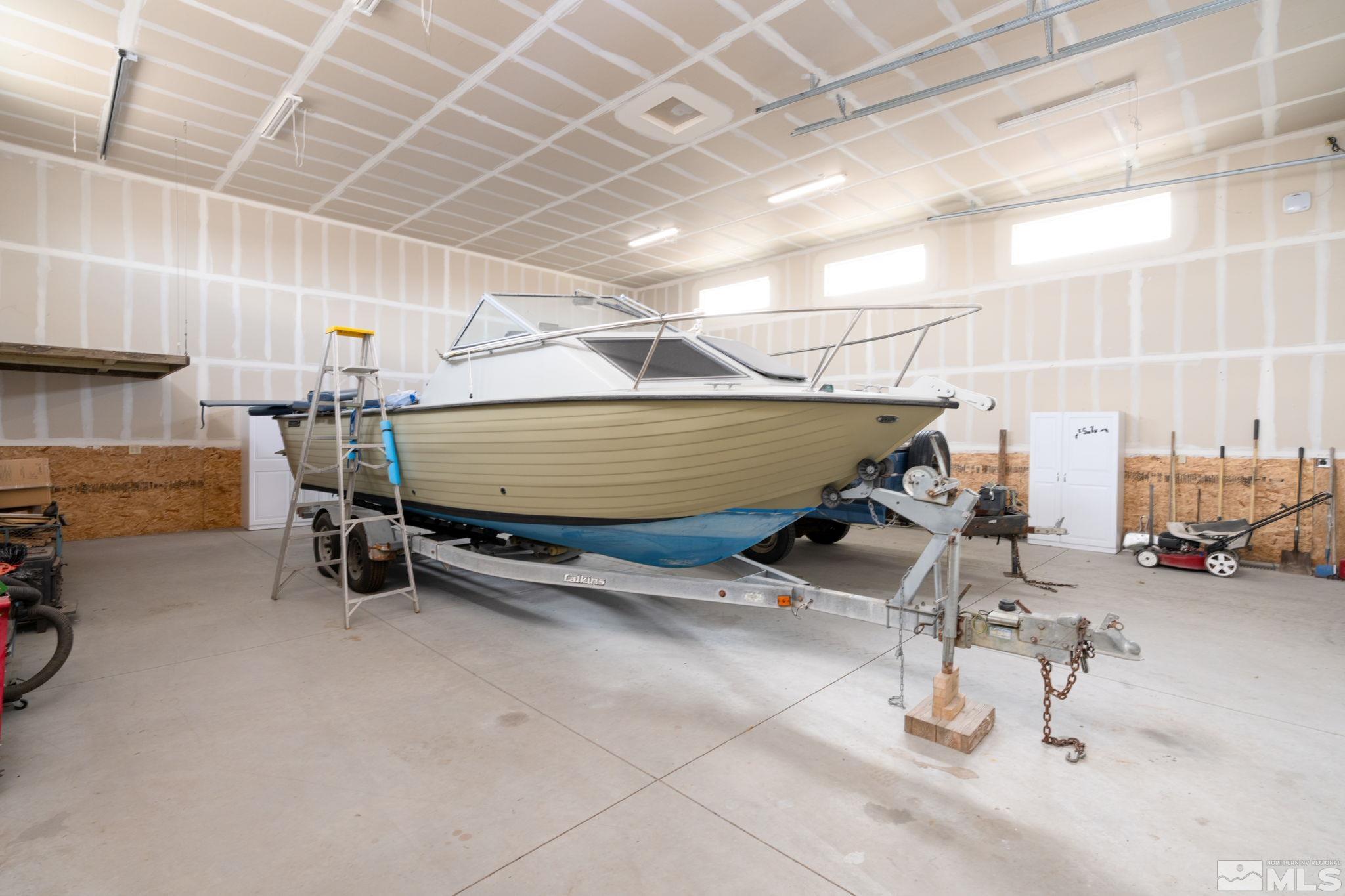 615 Carson River Drive Fallon, NV 89406 - Photo 34 of 40 a room with gym equipment