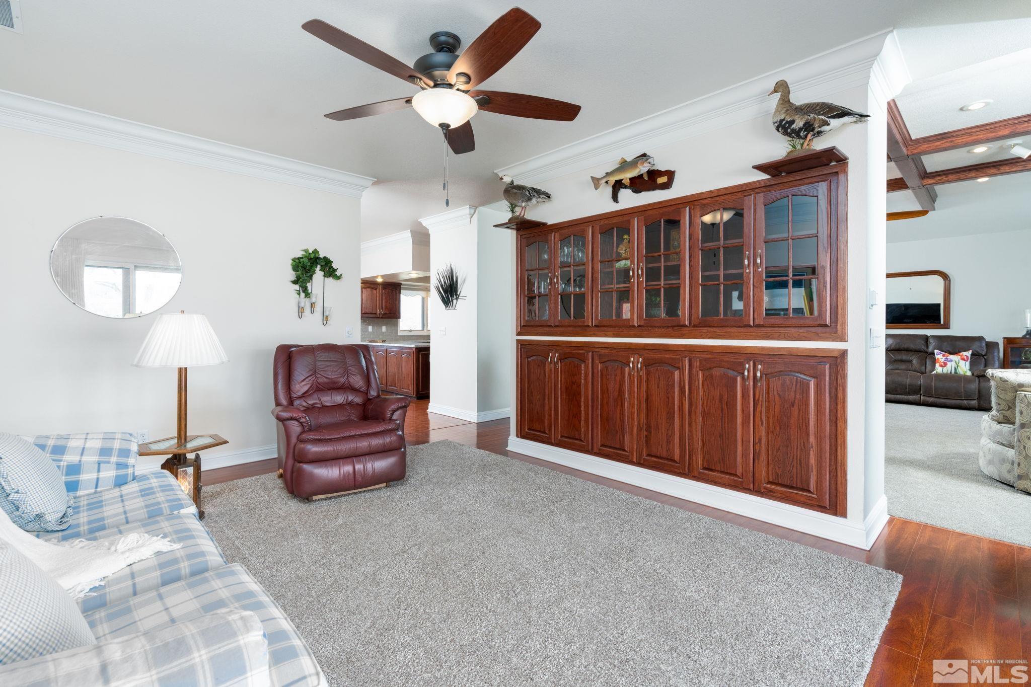 615 Carson River Drive Fallon, NV 89406 - Photo 9 of 40 a living room with furniture
