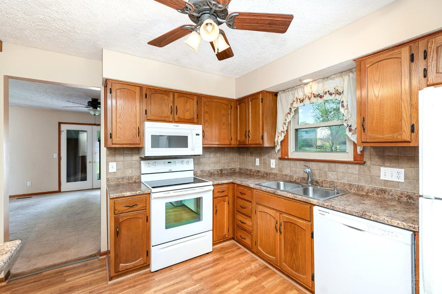 7618 Vinnedge Road Hamilton, OH 45011 - Photo 4 of 17