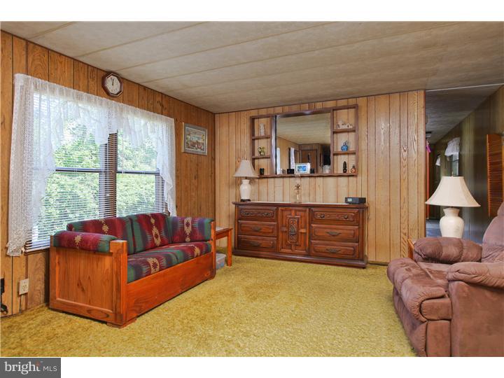 224 Dandelion Road Millville, NJ 08332 - Photo 4 of 9 Living Room