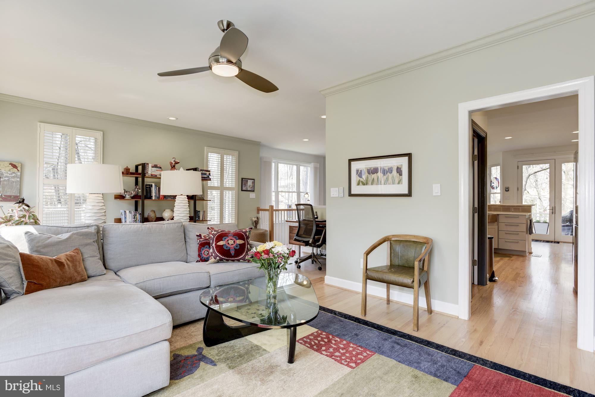11492 Waterhaven Court Reston, VA 20190 - Photo 11 of 30 Living Room