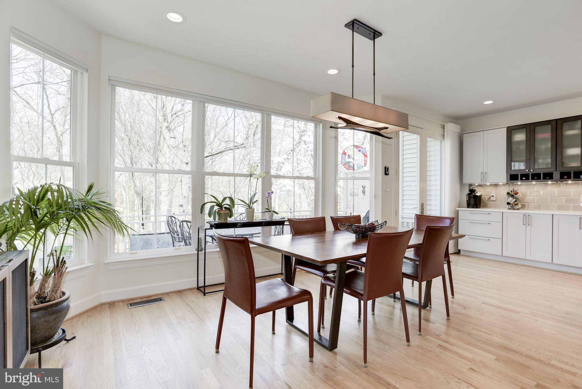 11492 Waterhaven Court Reston, VA 20190 - Photo 12 of 30 Eat-in Kitchen Bright & Sunny