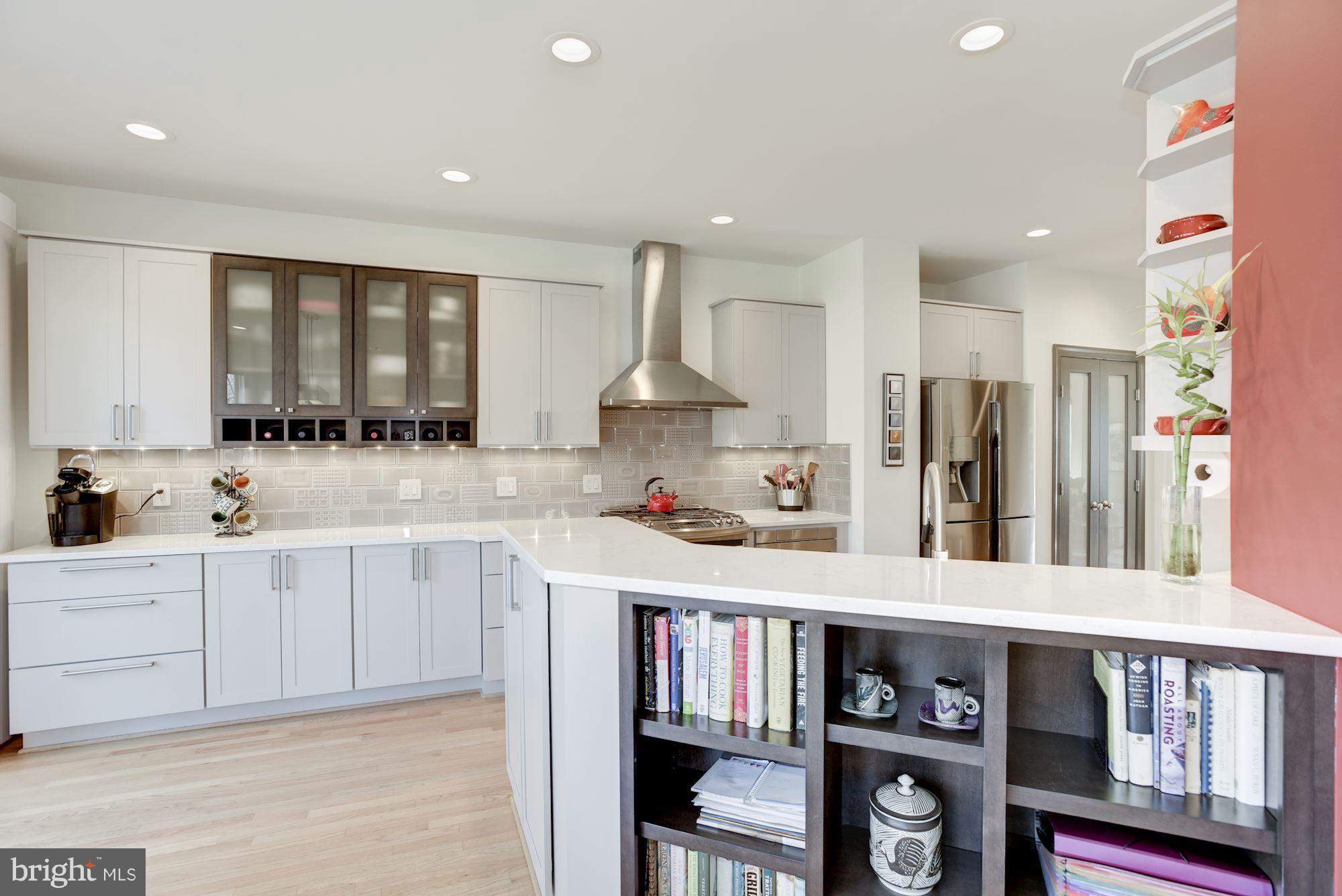 11492 Waterhaven Court Reston, VA 20190 - Photo 14 of 30 Gourmet Kitchen