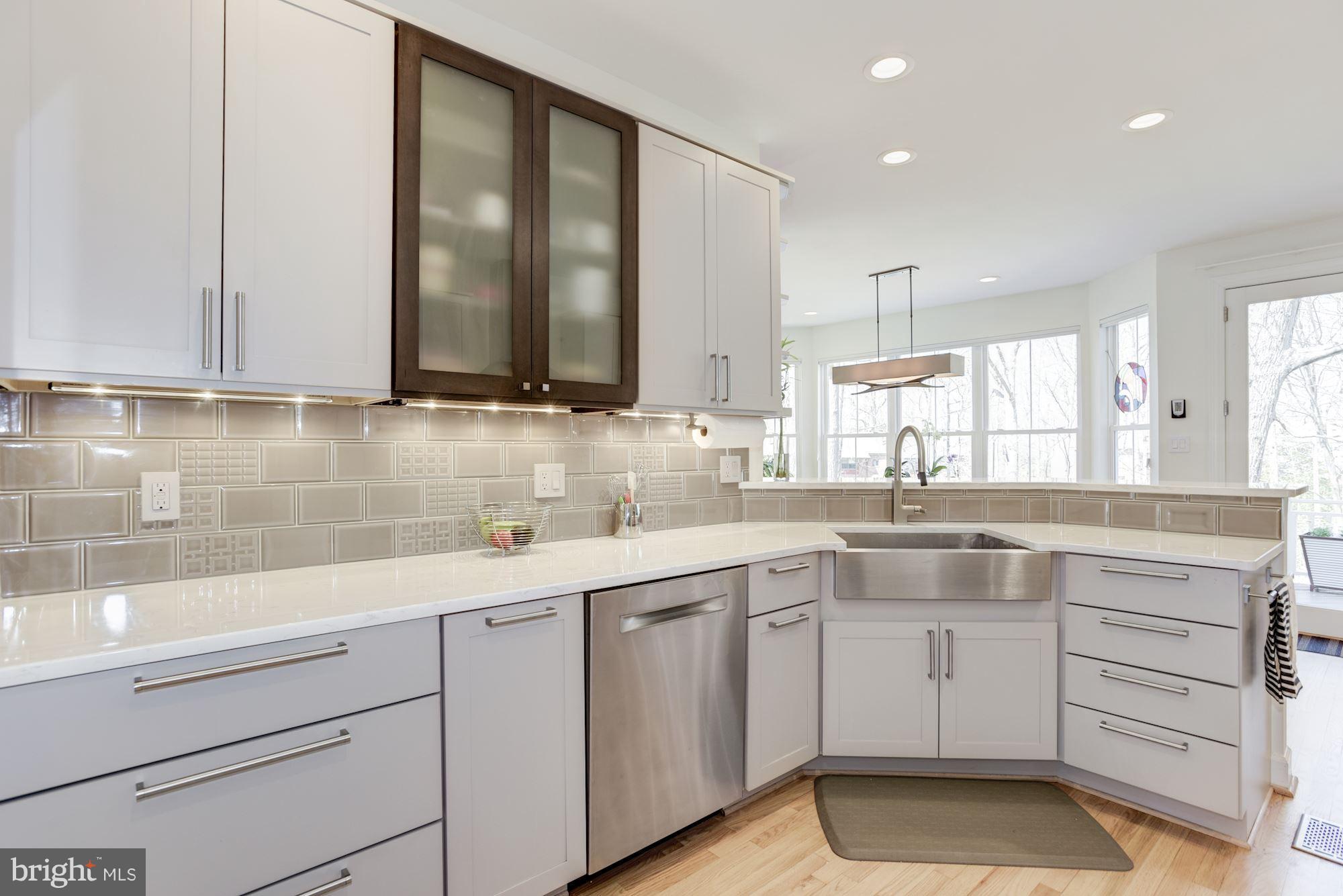 11492 Waterhaven Court Reston, VA 20190 - Photo 16 of 30 Beautiful Gourmet Kitchen