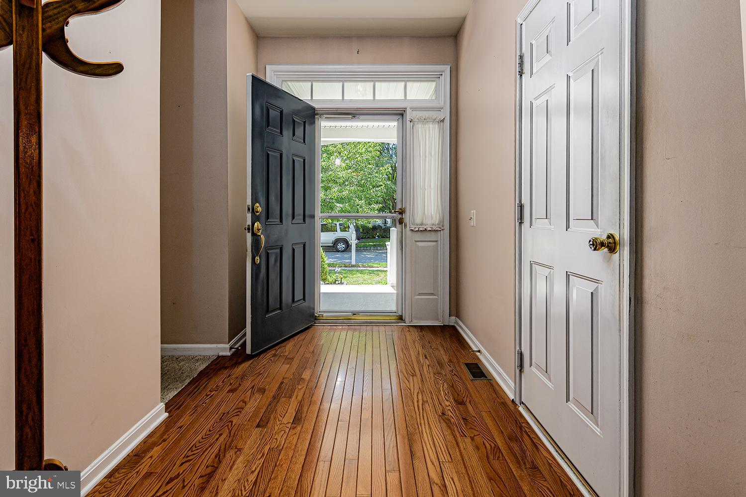 7 McCay Way Delanco, NJ 08075 - Photo 2 of 33 Foyer