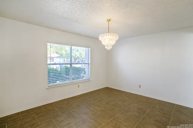 a view of empty room with window