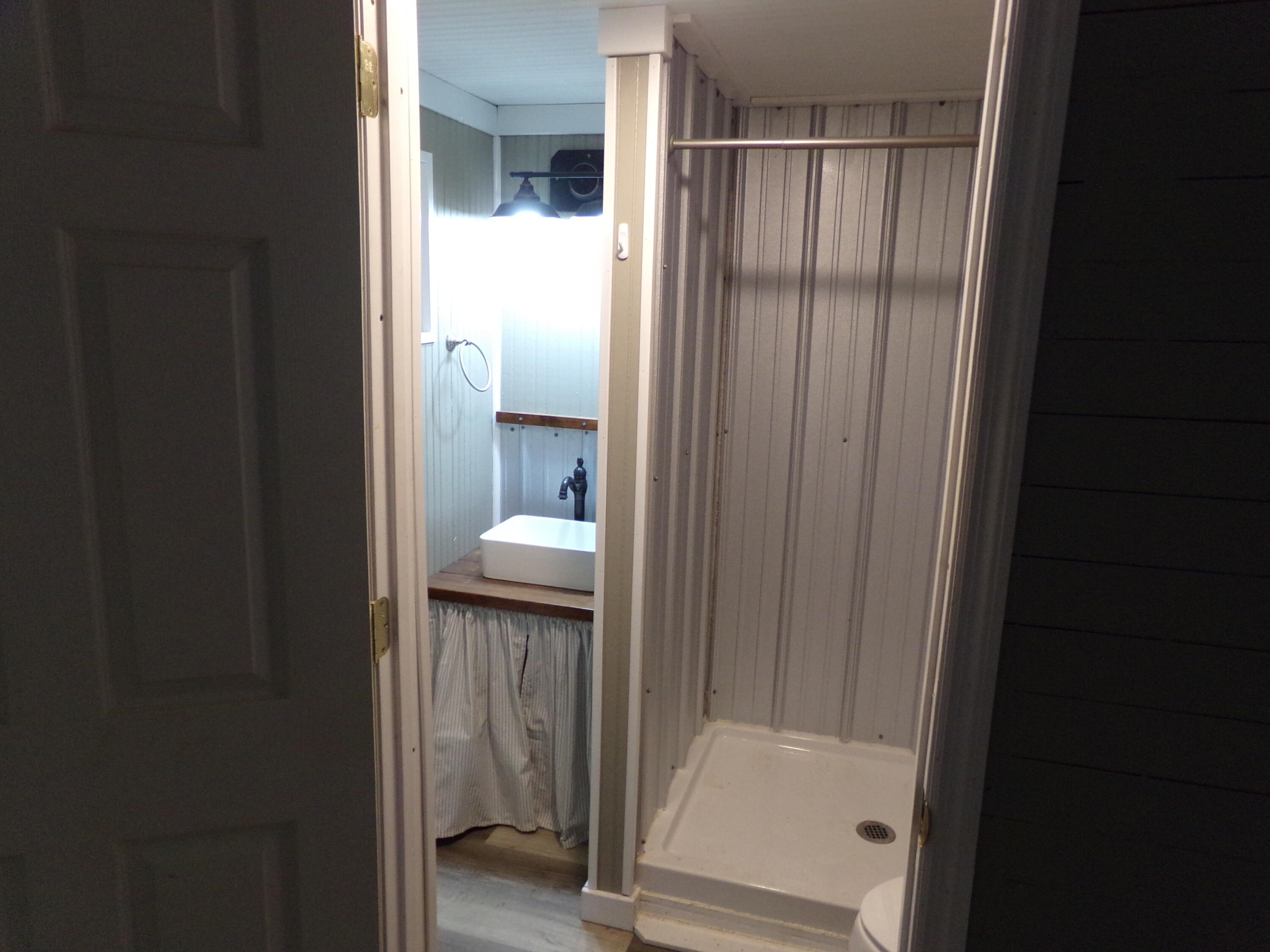 434 Harvey Street Stapleton, GA 30823 - Photo 17 of 19 Guest Bathroom