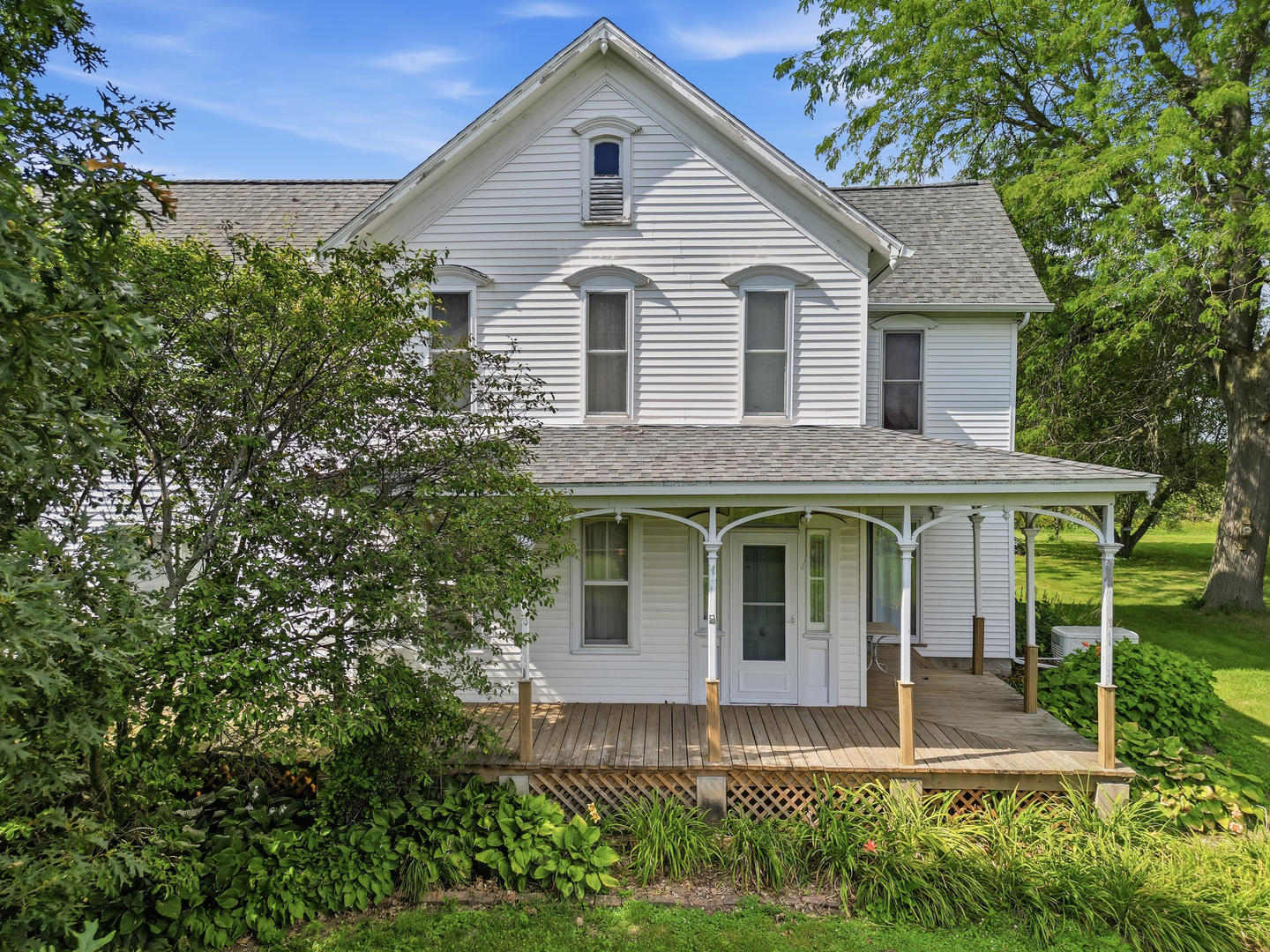 24654 Hazel Road Sterling, IL 61081 - Photo 2 of 41