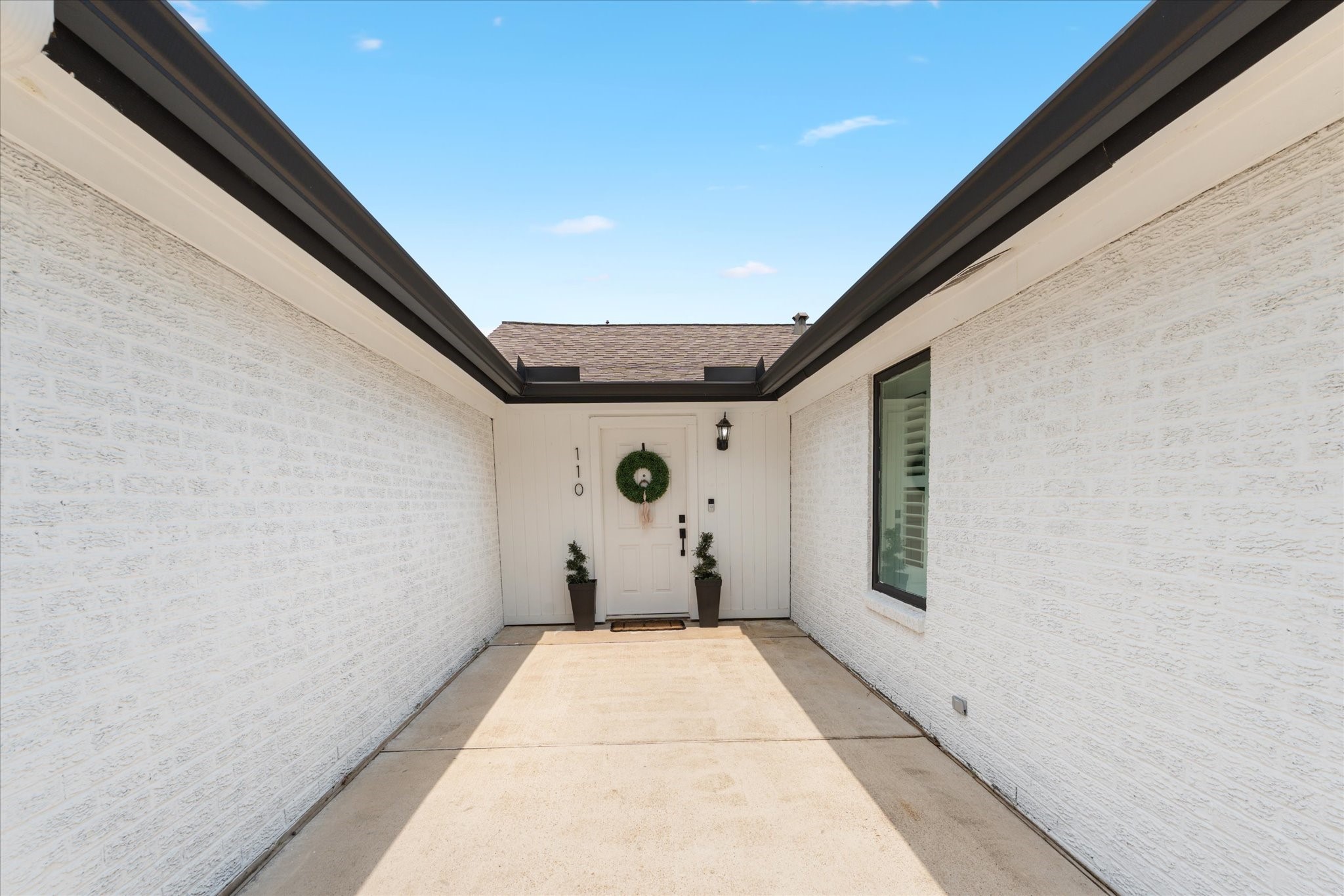 110 Dozent Lane Baytown, TX 77521 - Photo 3 of 36 a view of entryway