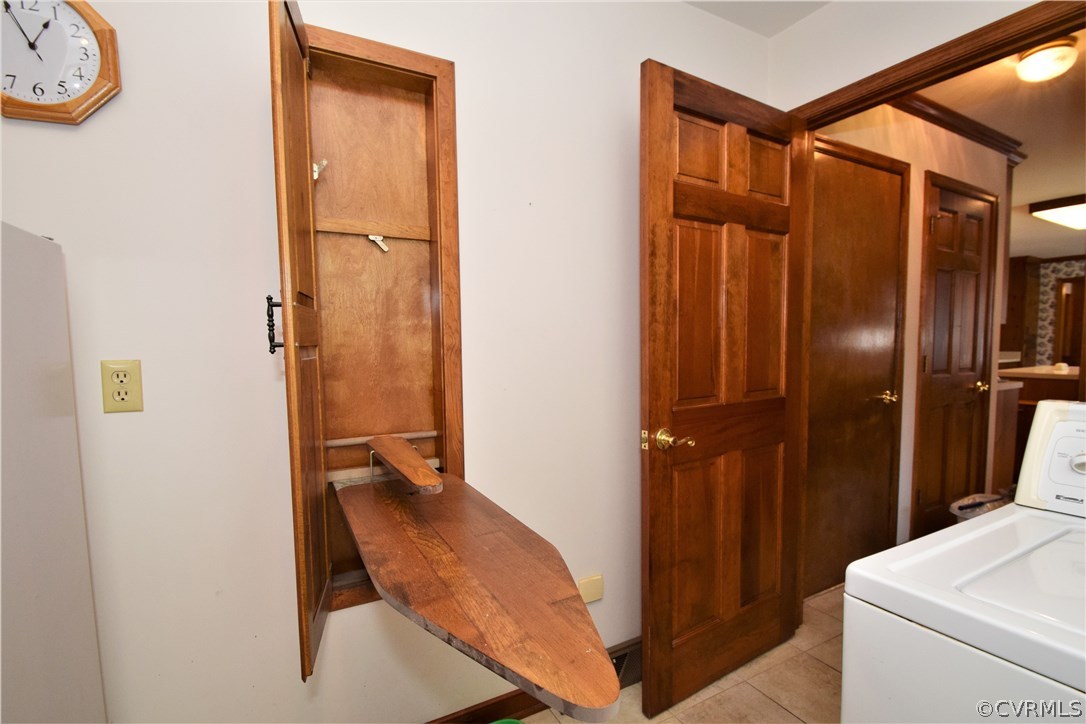 11101 Erin Road Chester, VA 23831 - Photo 23 of 46 a bathroom with a sink and a mirror