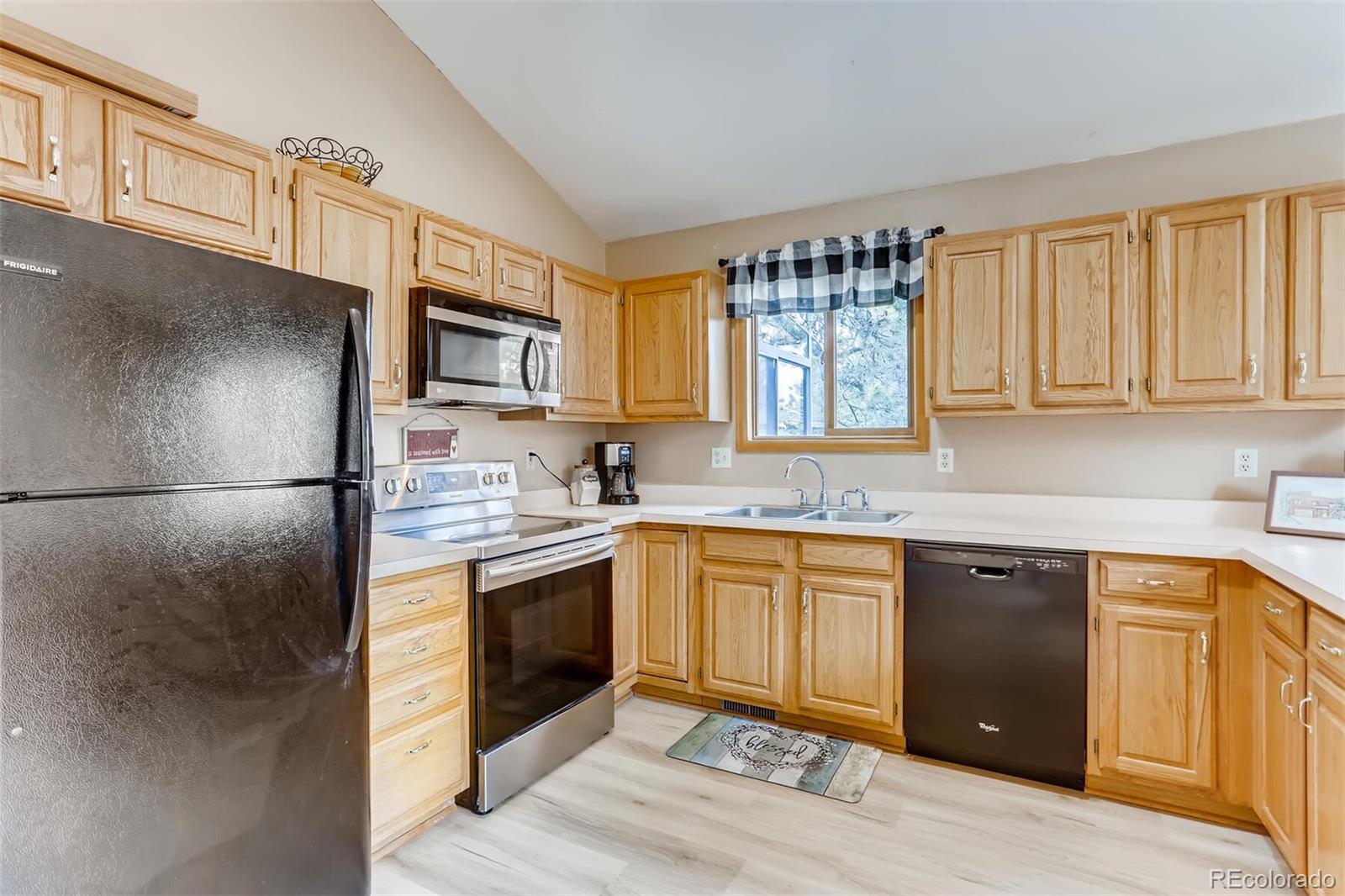 435 Dawson Road Pine, CO 80470 - Photo 9 of 30 Gallery Image 9