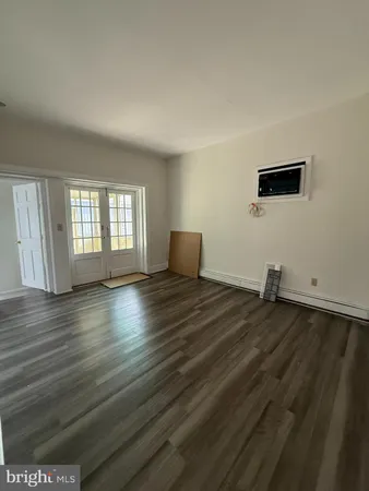 $2,300 | 74 North Main Street, Unit 2, Lambertville, NJ 08530