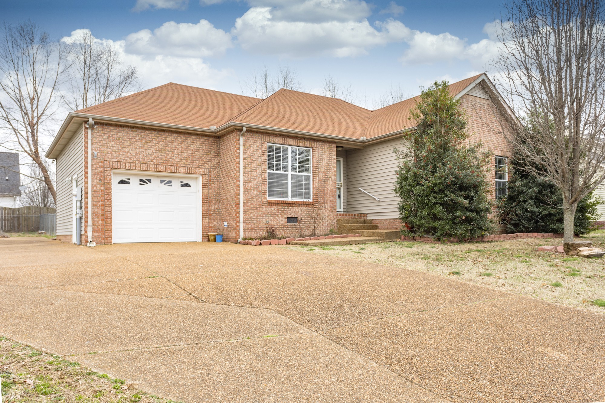 7684 South Swift Road Goodlettsville, TN 37072 - Photo 2 of 35