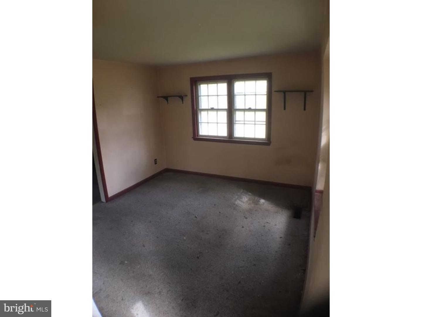 1900 Springer Road Harleysville, PA 19438 - Photo 8 of 15 Living Room
