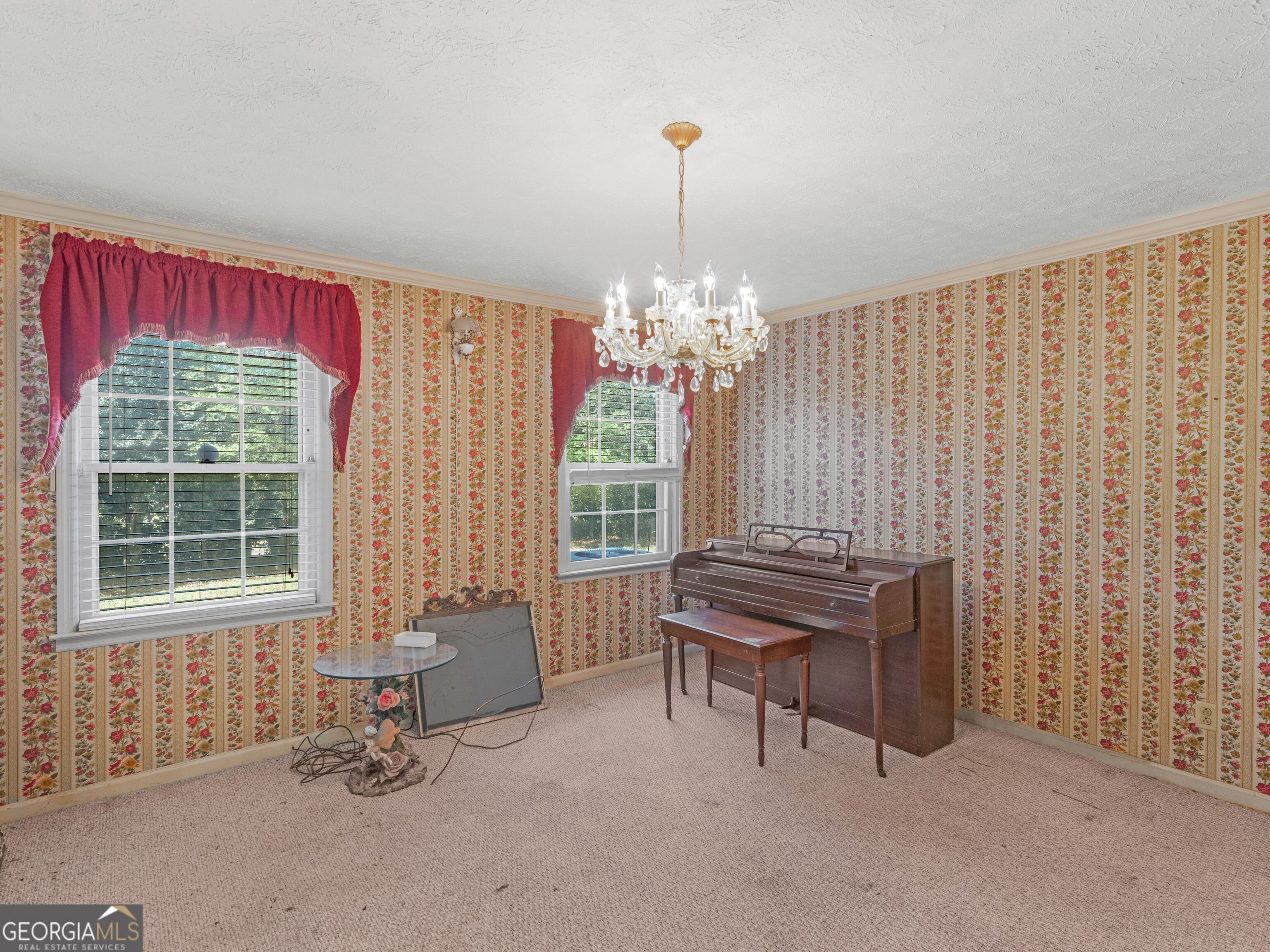 209 Founders Drive Barnesville, GA 30204 - Photo 27 of 80 a living room with furniture and a window