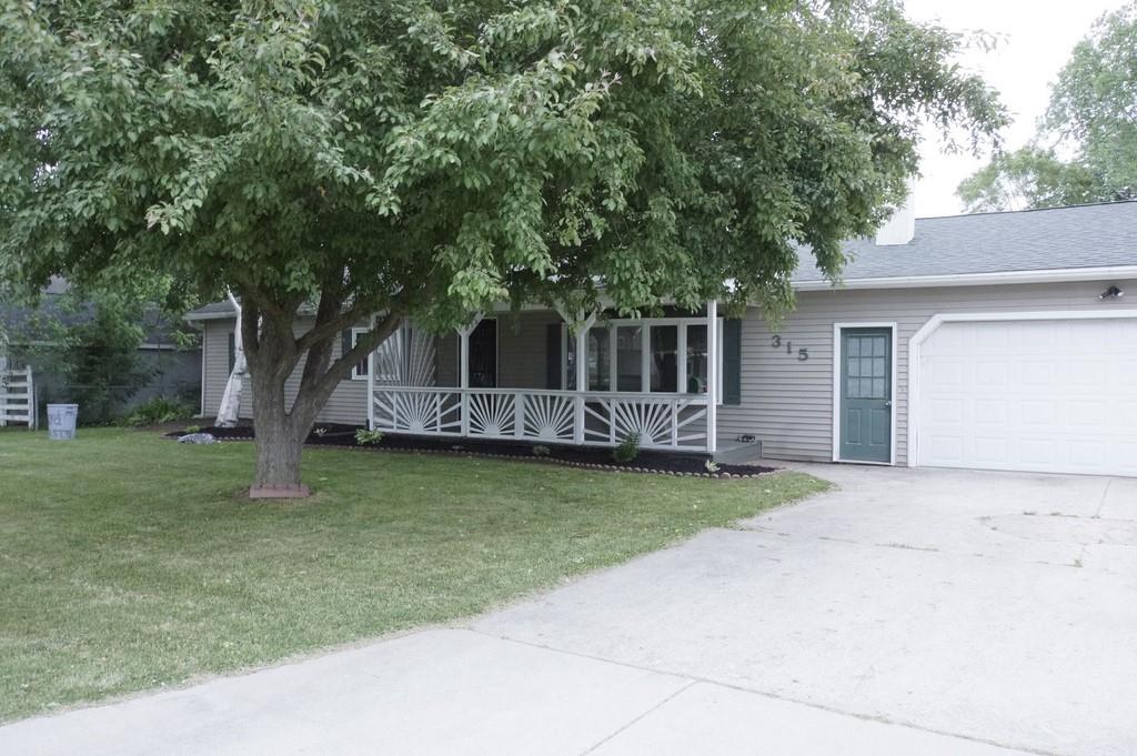 315 Rockingham Avenue Alma, MI 48801 - Photo 32 of 34 1818095-31.JPG