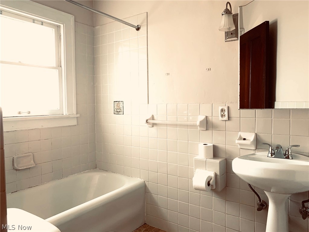 3392 Ormond Road Cleveland, OH 44118 - Photo 13 of 15 Gallery Image 13